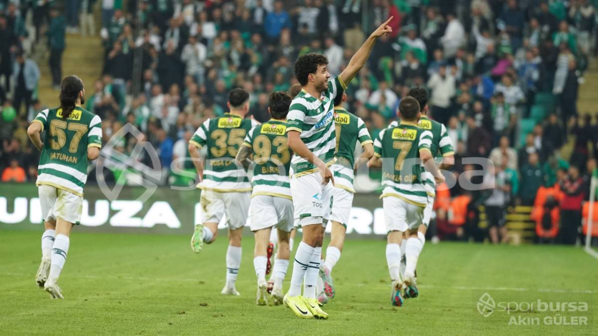 BURSASPOR - MENEMEN FK MAÇ FOTOĞRAFLARI