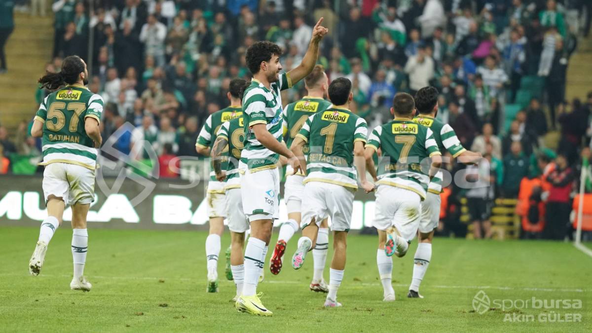 BURSASPOR - MENEMEN FK MAÇ FOTOĞRAFLARI