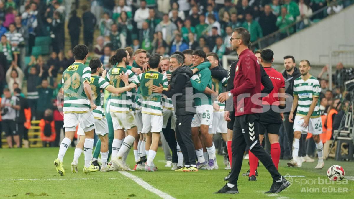 BURSASPOR - MENEMEN FK MAÇ FOTOĞRAFLARI