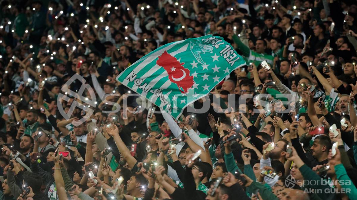 BURSASPOR - MENEMEN FK MAÇ FOTOĞRAFLARI
