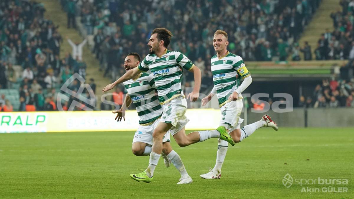 BURSASPOR - MENEMEN FK MAÇ FOTOĞRAFLARI