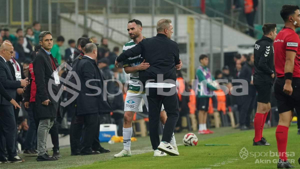 BURSASPOR - MENEMEN FK MAÇ FOTOĞRAFLARI