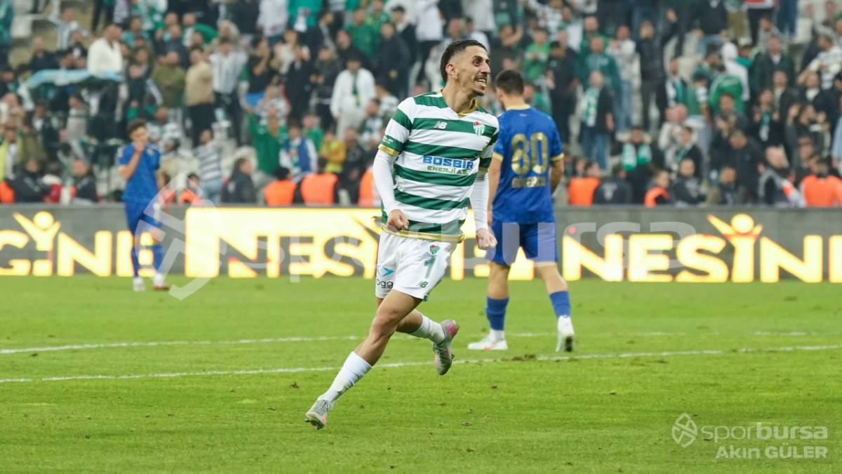 BURSASPOR - MENEMEN FK MAÇ FOTOĞRAFLARI