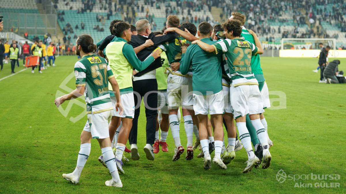 BURSASPOR - MENEMEN FK MAÇ FOTOĞRAFLARI