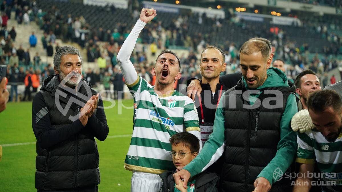 BURSASPOR - MENEMEN FK MAÇ FOTOĞRAFLARI