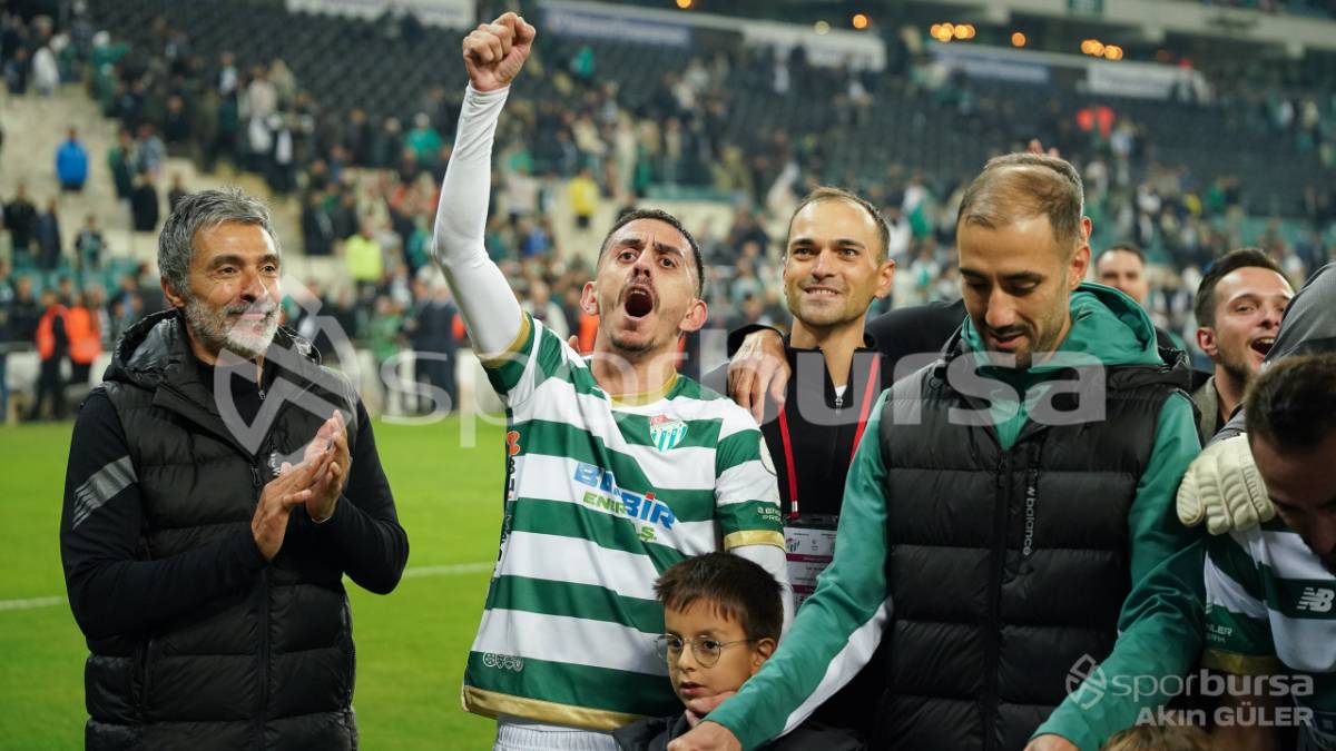 BURSASPOR - MENEMEN FK MAÇ FOTOĞRAFLARI