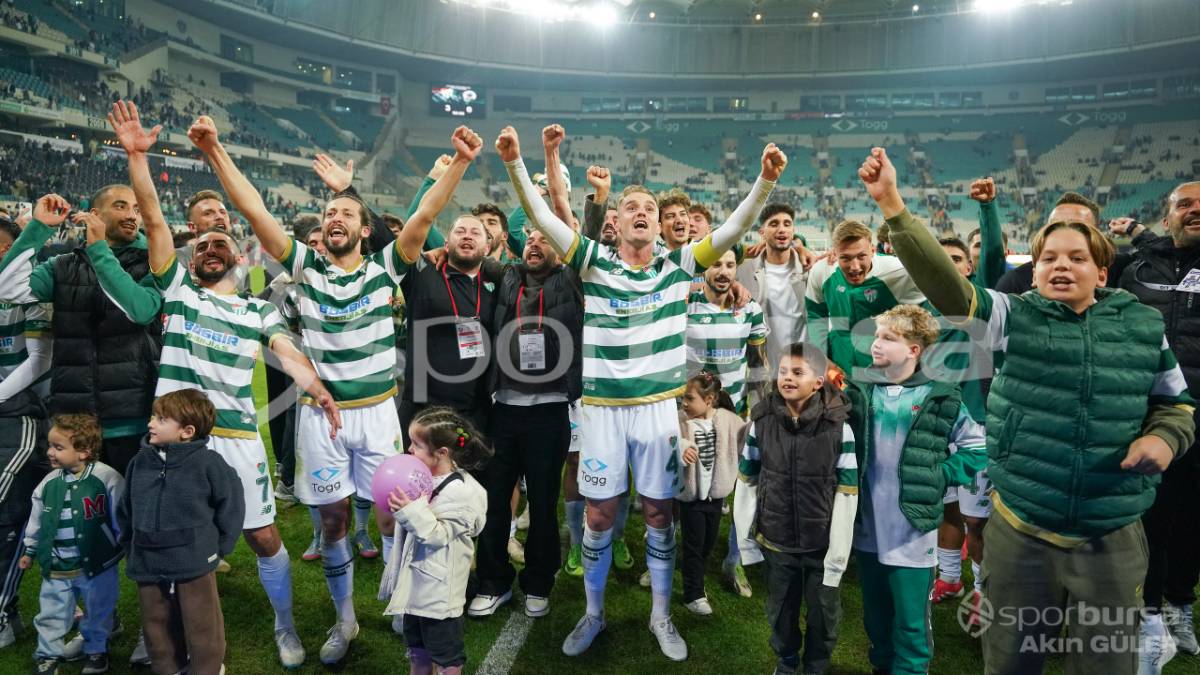 BURSASPOR - MENEMEN FK MAÇ FOTOĞRAFLARI