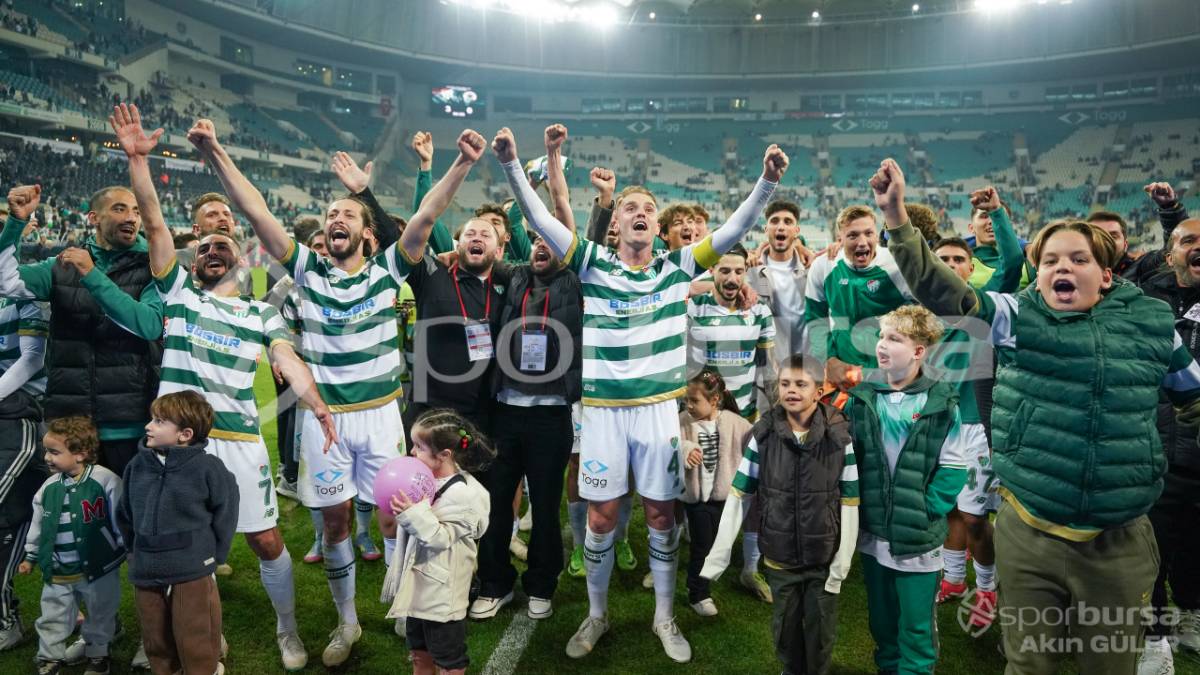 BURSASPOR - MENEMEN FK MAÇ FOTOĞRAFLARI