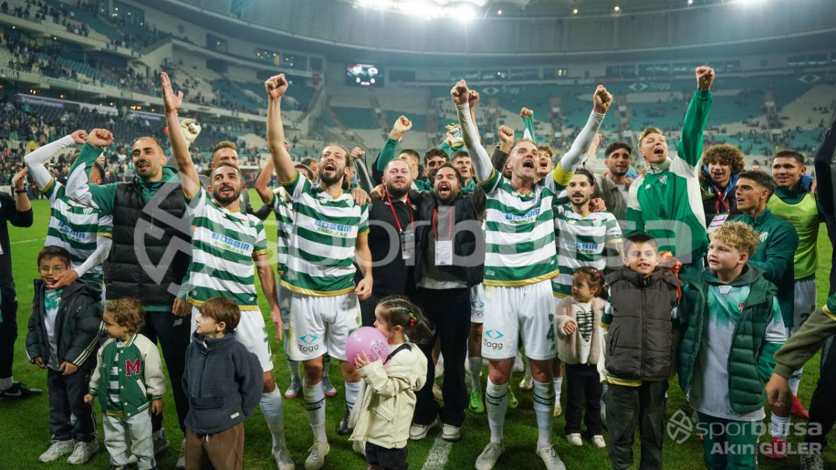 BURSASPOR - MENEMEN FK MAÇ FOTOĞRAFLARI