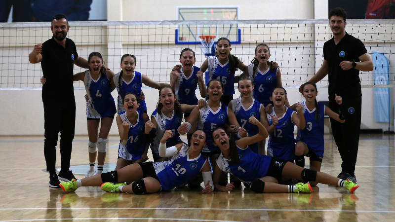 Voleybolda Midiler sahne aldı