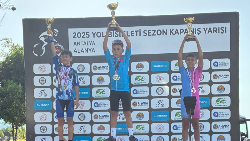 Alkışlar Hüseyin Geniş’e