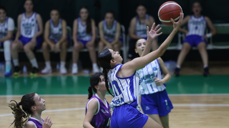 Büyükşehir’in yıldız basketbolcuları ışıldıyor