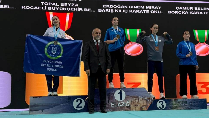 Karatede Bursa Büyükşehir rüzgarı