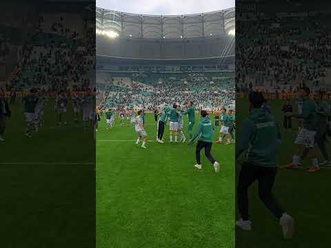 Maç sonu Sertaç Çam taraftara üçlü çektirdi! 🐊 #sporbursatr #bursaspor