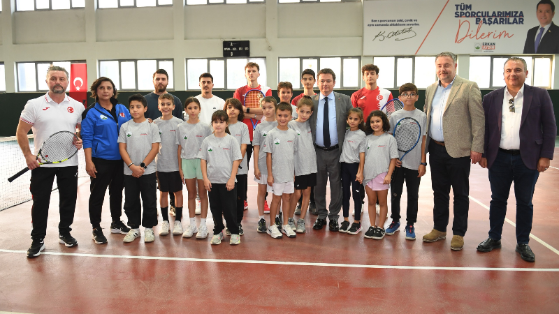 Osmangazi Belediyesporlu tenisçilerin hedefi Tokyo’da altın madalya