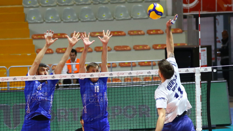 Bursa Büyükşehir Ankara’da Halkbank önünde