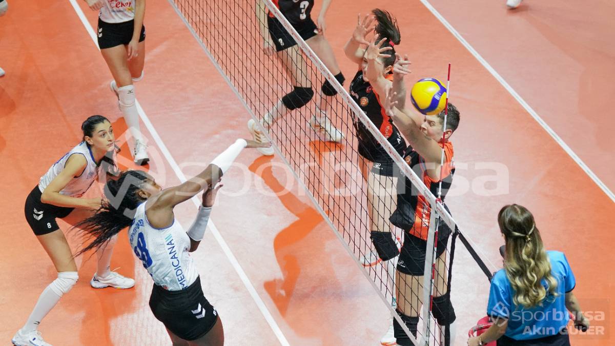 NİLÜFER BELEDİYESPOR EKER - ECZACIBAŞI MAÇI FOTOĞRAFLARI