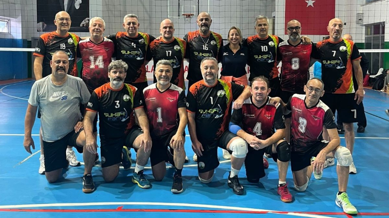 Osmangazi’nin veteran voleybolcuları Muğla’da şampiyon