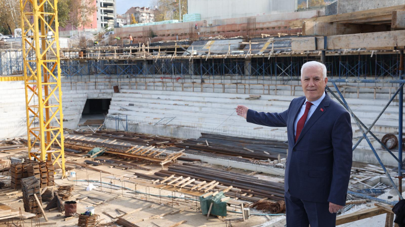 Atatürk Spor Salonu son hızla yükseliyor