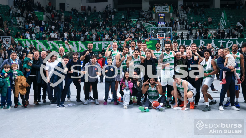 Aslan terbiyecisi Timsah