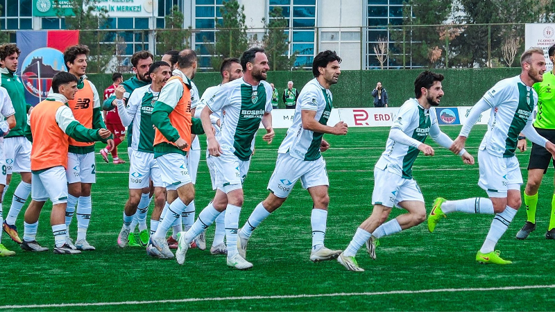 Bozbey ve Çelik, Bursaspor’u kutladı