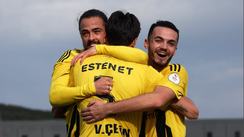 Aliağa ve Kahramanmaraş İstiklal takılmadı