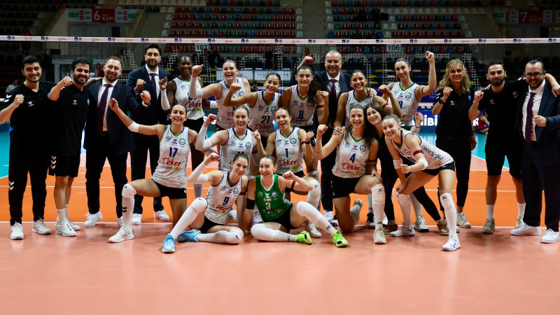 Nilüfer Belediyespor Eker, Vakıfbank önünde