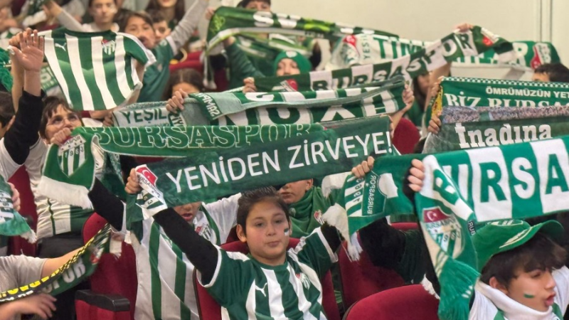 Her ayın 16’sında okullara Bursaspor formasıyla