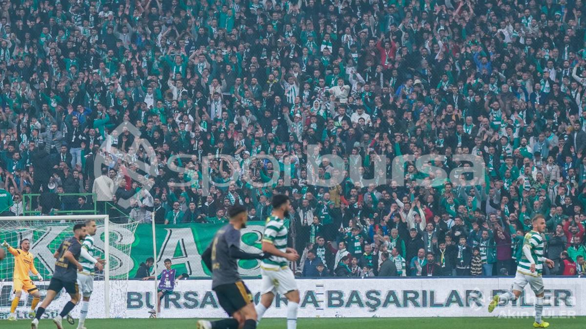 BURSASPOR - ALİAĞA FK MAÇ FOTOĞRAFLARI