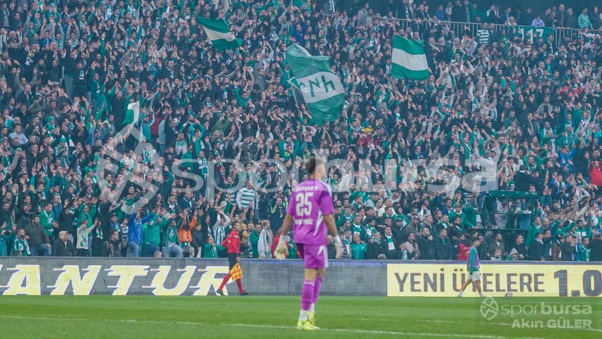 BURSASPOR - ALİAĞA FK MAÇ FOTOĞRAFLARI
