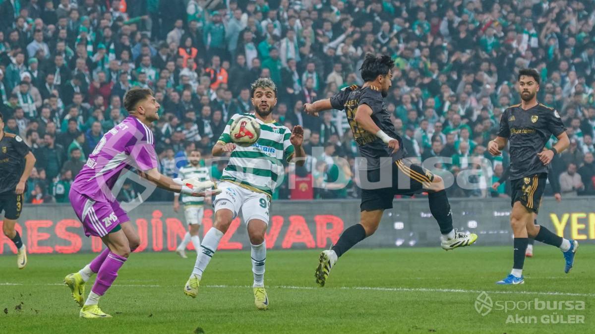 BURSASPOR - ALİAĞA FK MAÇ FOTOĞRAFLARI