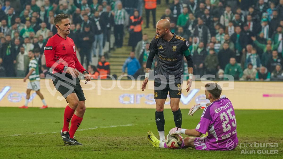 BURSASPOR - ALİAĞA FK MAÇ FOTOĞRAFLARI