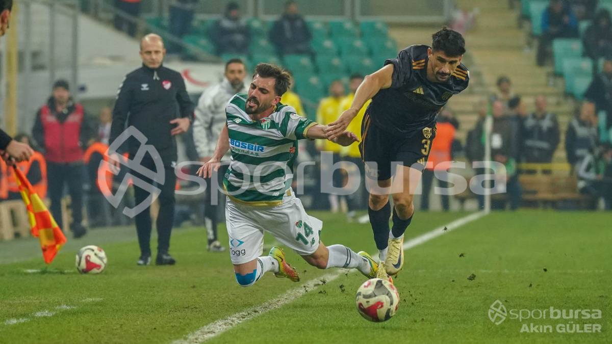 BURSASPOR - ALİAĞA FK MAÇ FOTOĞRAFLARI