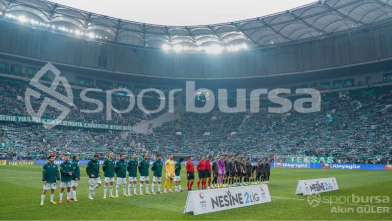 Bursaspor devreyi lider bitirdi