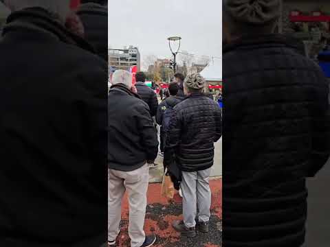 Yeşil beyazlı taraftarlar imza organizasyonuna büyük ilgi gösteriyor!🐊 #bursaspor #sporbursatr