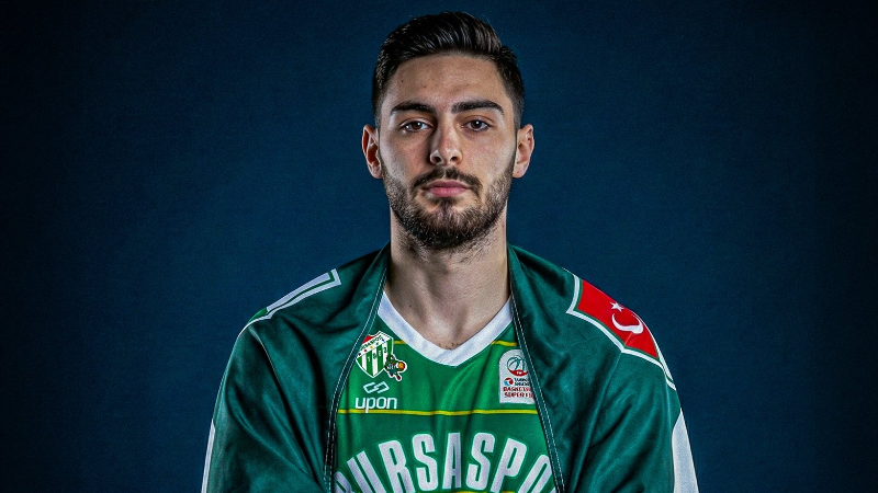 Bursaspor’a yeni forvet geldi