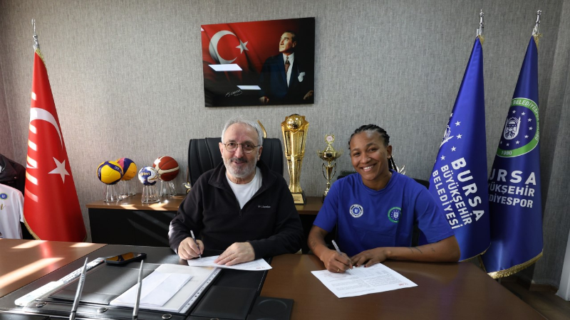 Büyükşehir hentbola Angola’dan takviye geldi