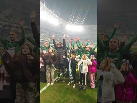 3-0'lık galibiyet sonrası Soner Aydoğdu taraftara üçlü çektirdi! 🐊 #sporbursatr #bursaspor