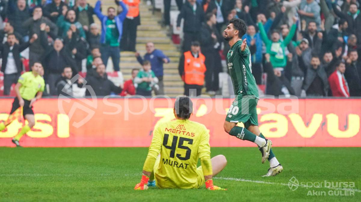 BURSASPOR - YENİ MERSİN İDMAN YURDU MAÇI FOTOĞRAFLARI