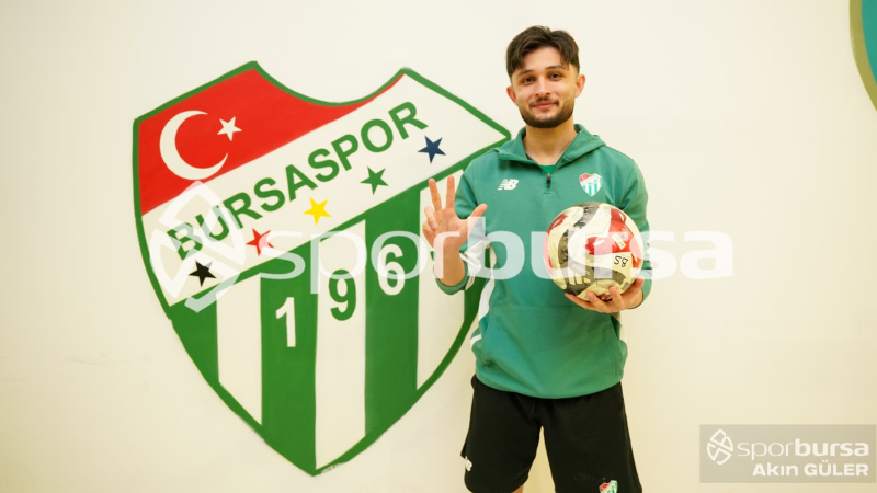 Salih Kavrazlı; hat trick yapan topu alır!