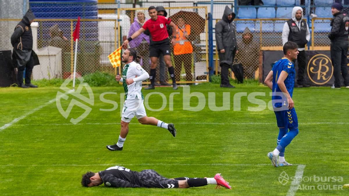 MENEMEN FK - BURSASPOR MAÇ FOTOĞRAFLARI