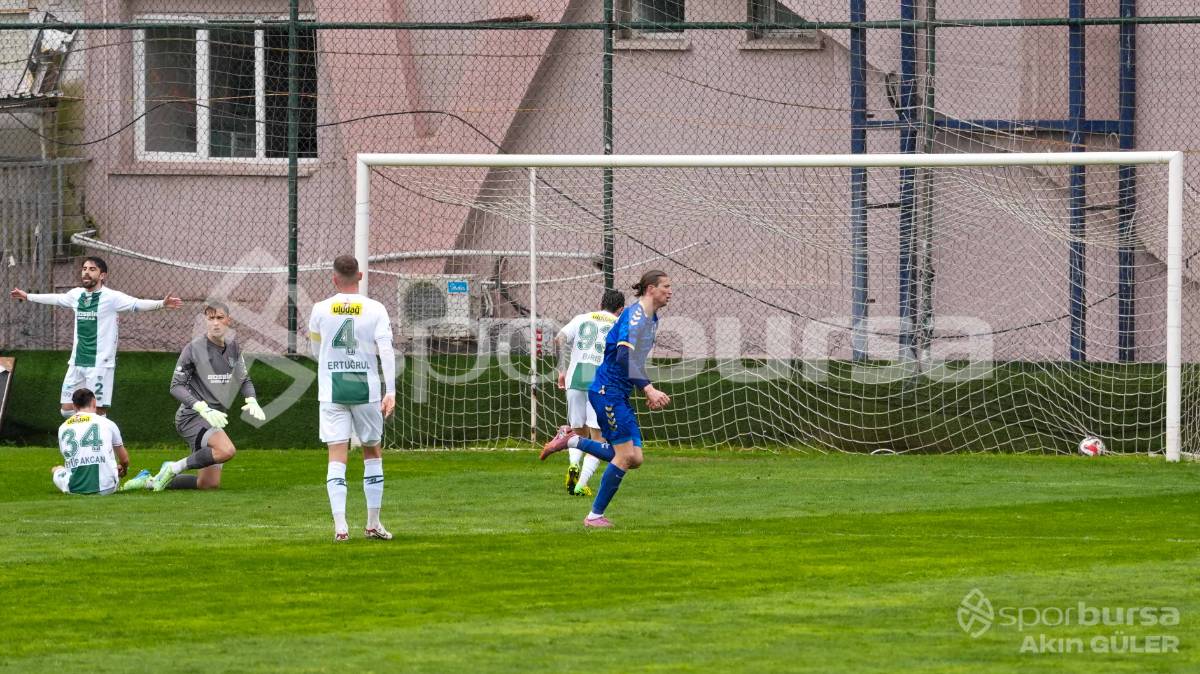 MENEMEN FK - BURSASPOR MAÇ FOTOĞRAFLARI