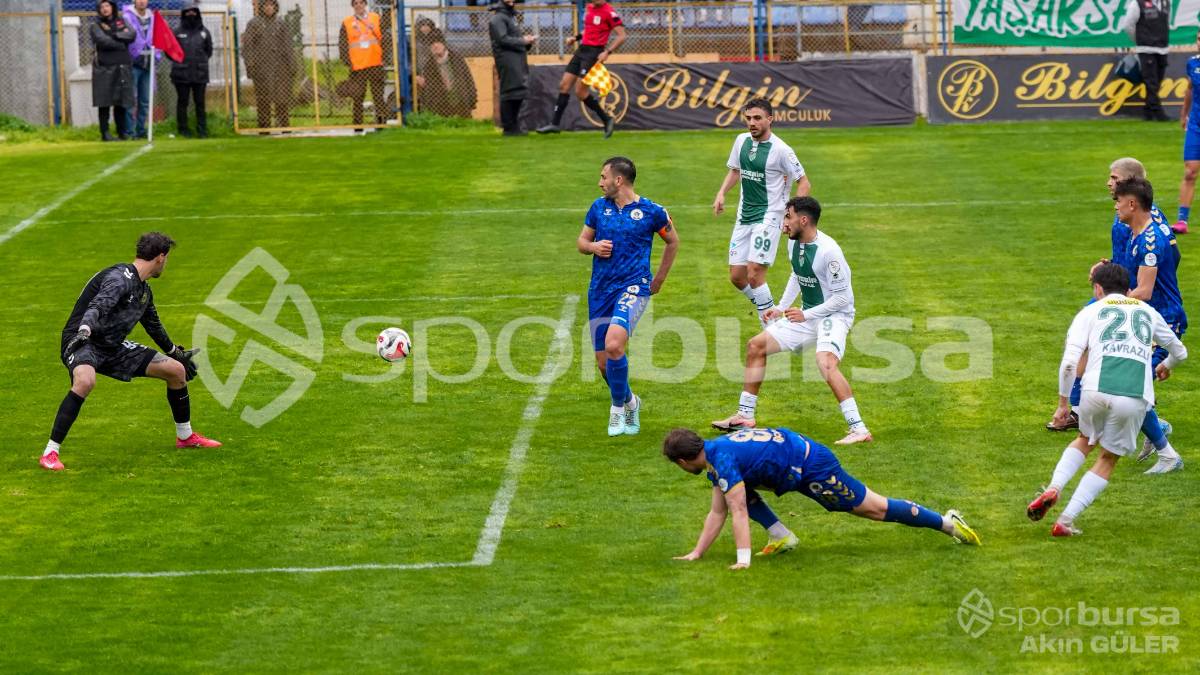 MENEMEN FK - BURSASPOR MAÇ FOTOĞRAFLARI