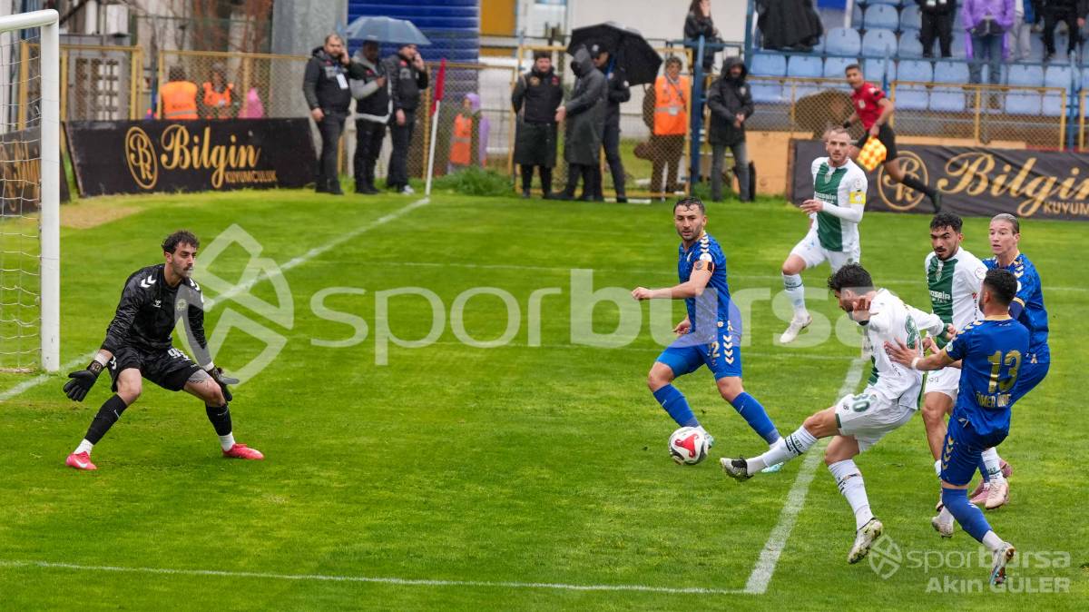 MENEMEN FK - BURSASPOR MAÇ FOTOĞRAFLARI