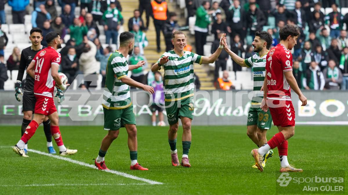 BURSASPOR - AKSARAY BELEDİYESPOR MAÇ FOTOĞRAFLARI