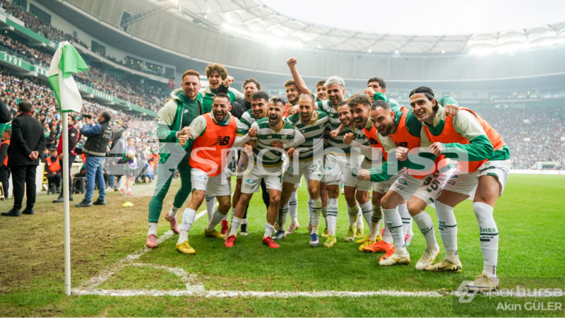 Bursaspor, şampiyonluğa koşuyor! Kupanın bir kulbundan tuttu