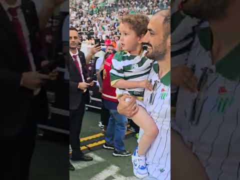 Alperen Babacan tören alanına çıkıyor.. #sporbursatr #bursaspor