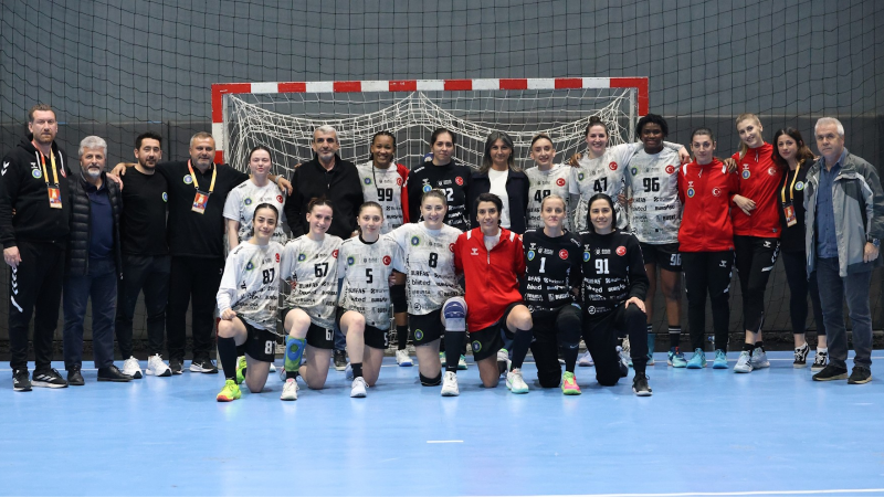 Büyükşehir Belediyespor şampiyonluğa koşuyor!