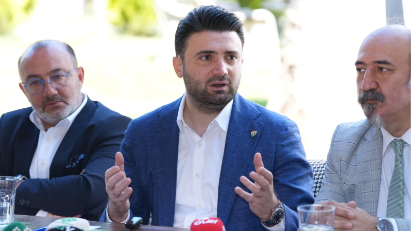 Enes Çelik’ten taraftara önemli transfer mesajı