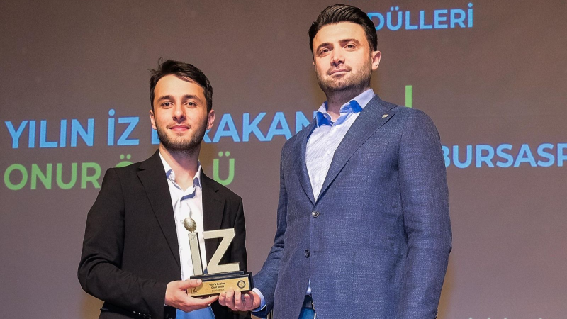 Yılın İz Bırakan Onur Ödülü Başkan Çelik’in